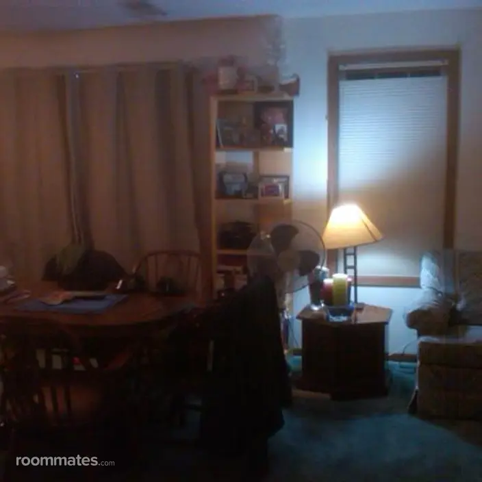 Room for rent in Roselle, IL $700, townhouse