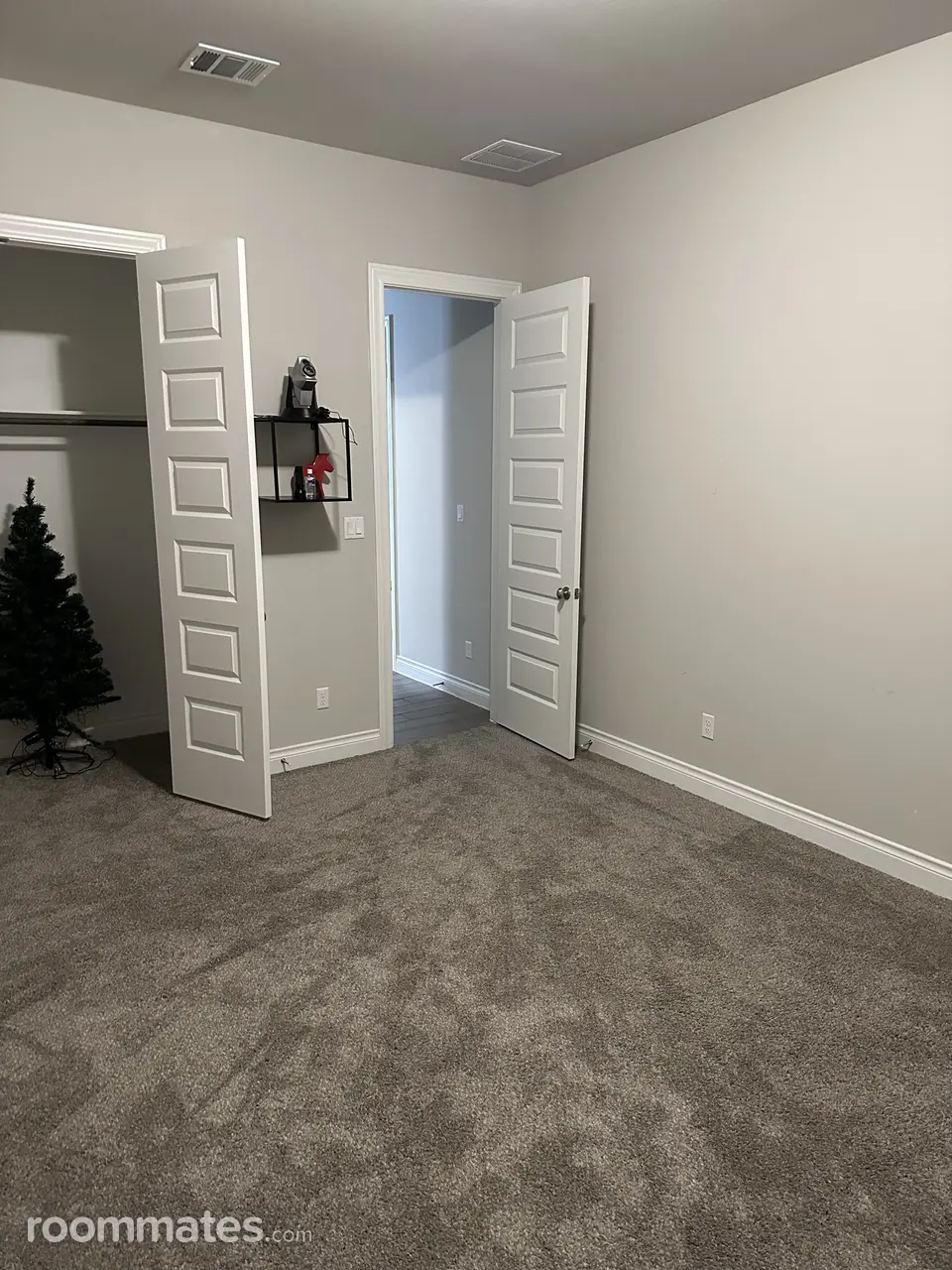 Profile photo 6 of 12