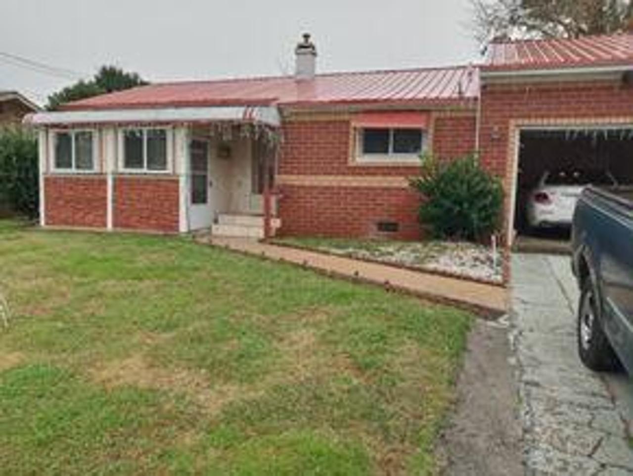 Profile photo 4 of 4