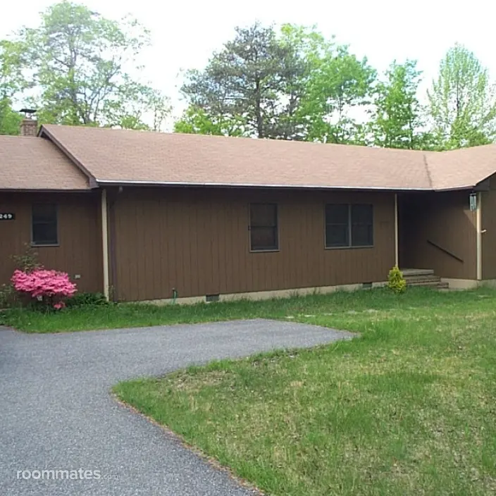 Room for rent in California, MD $750, house