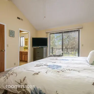 Room for rent in Penn Valley, CA $1400, house