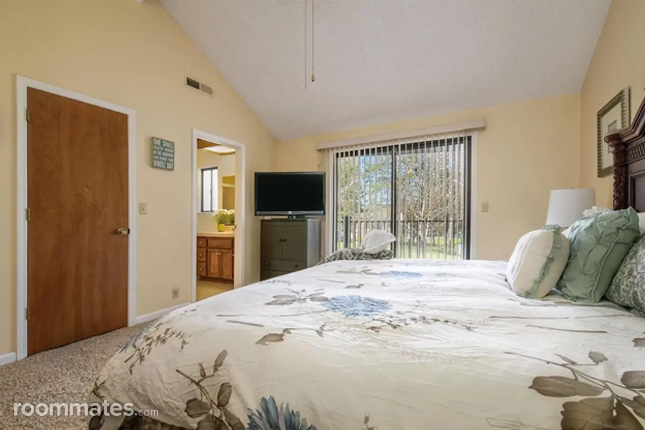 Room for rent in Penn Valley, CA $1400, house
